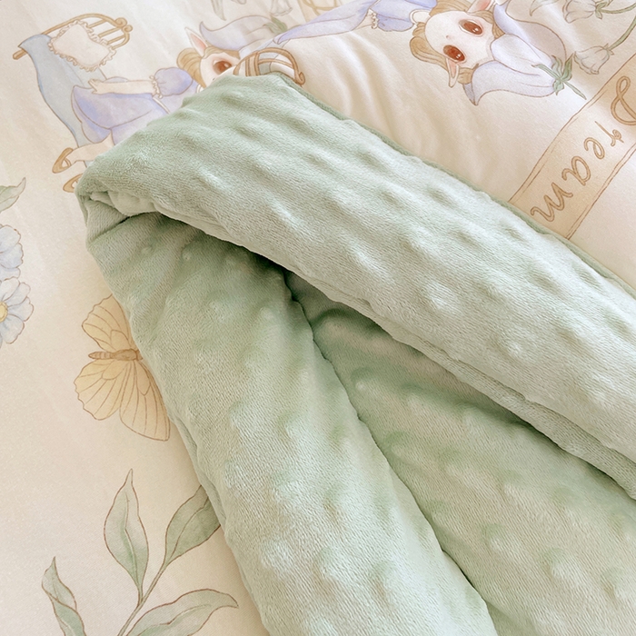 91家纺网 家纺一手货源 找家纺 丝涟家居 2025新款澳阳绒豆豆被系列 睡梦花园