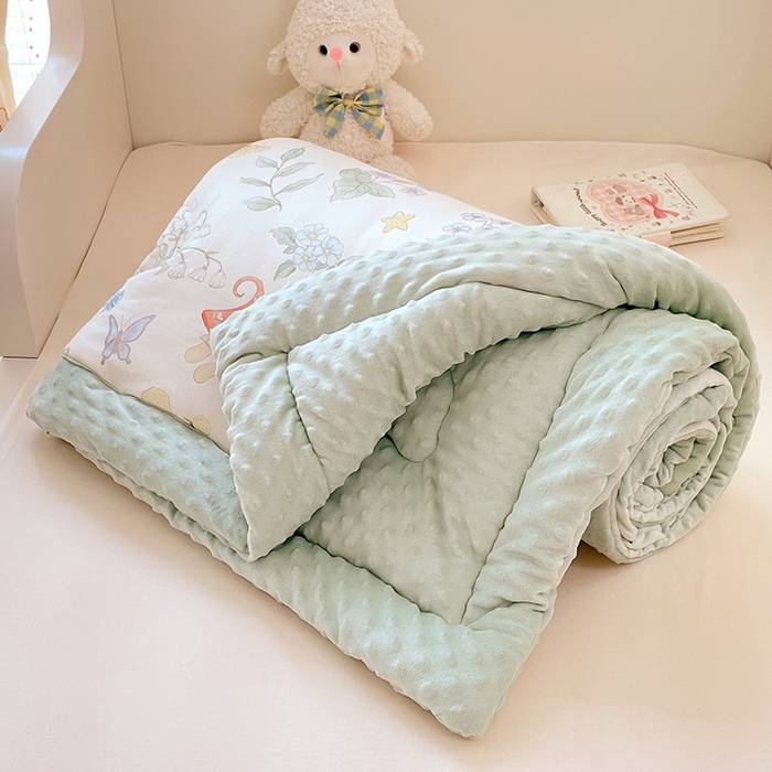 91家纺网 家纺一手货源 找家纺 丝涟家居 2025新款澳阳绒豆豆被系列 睡梦花园