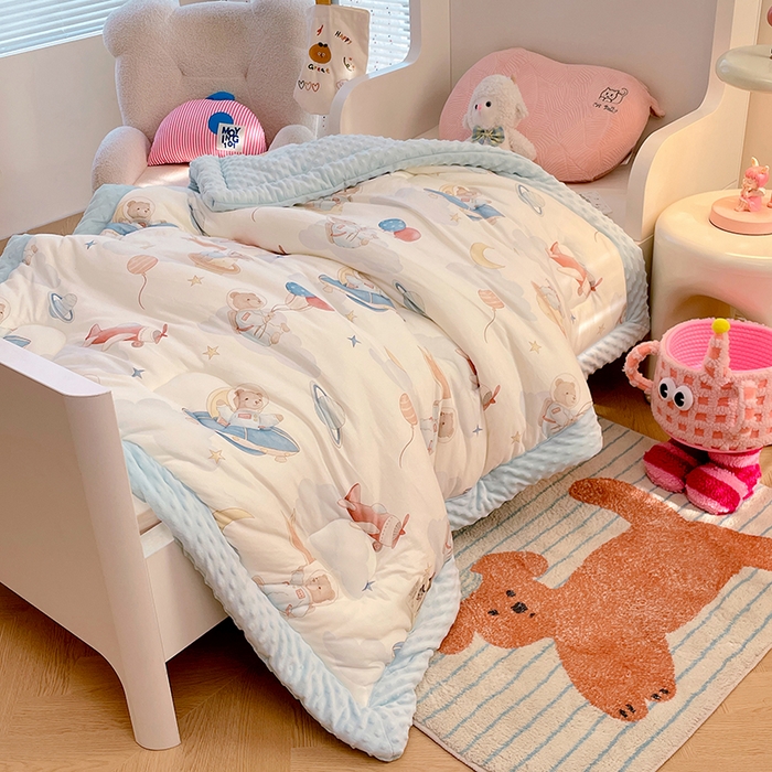 91家纺网 家纺一手货源 找家纺 丝涟家居 2025新款澳阳绒豆豆被系列 星际小熊