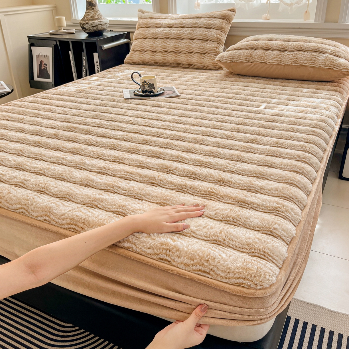 91家纺网 家纺一手货源 找家纺 欧邦 2025新款轻奢波纹皮草兔毛绒床笠单床笠床笠单件 波纹-米杏