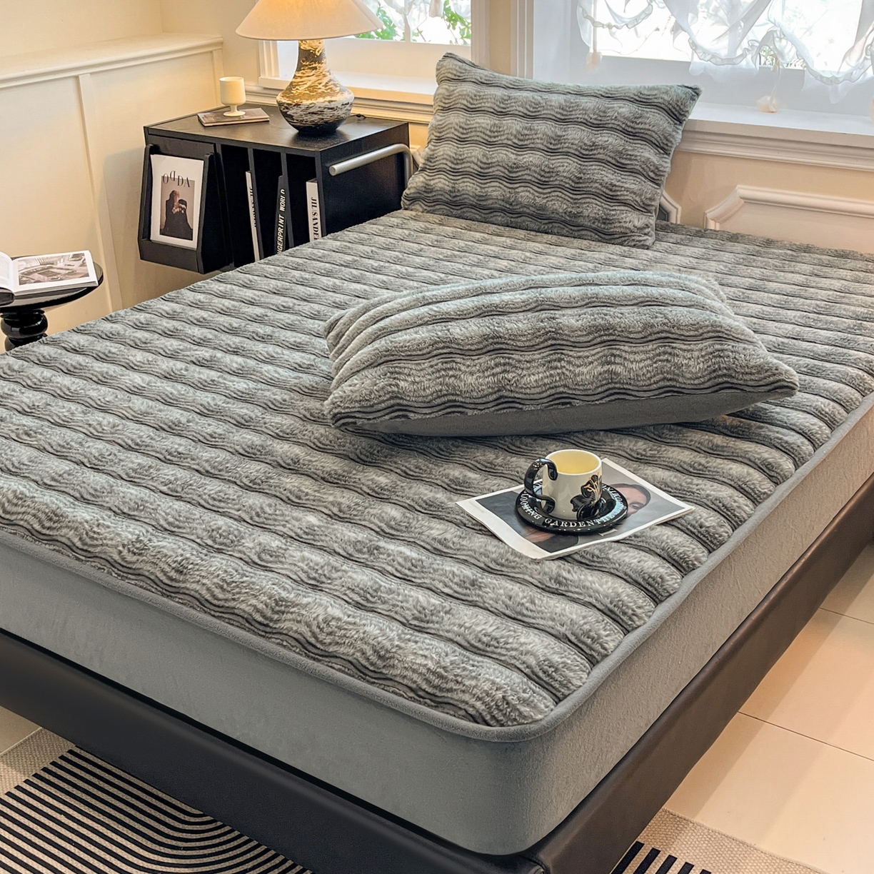 91家纺网 家纺一手货源 找家纺 欧邦 2025新款轻奢波纹皮草兔毛绒床笠单床笠床笠单件 波纹-浅灰