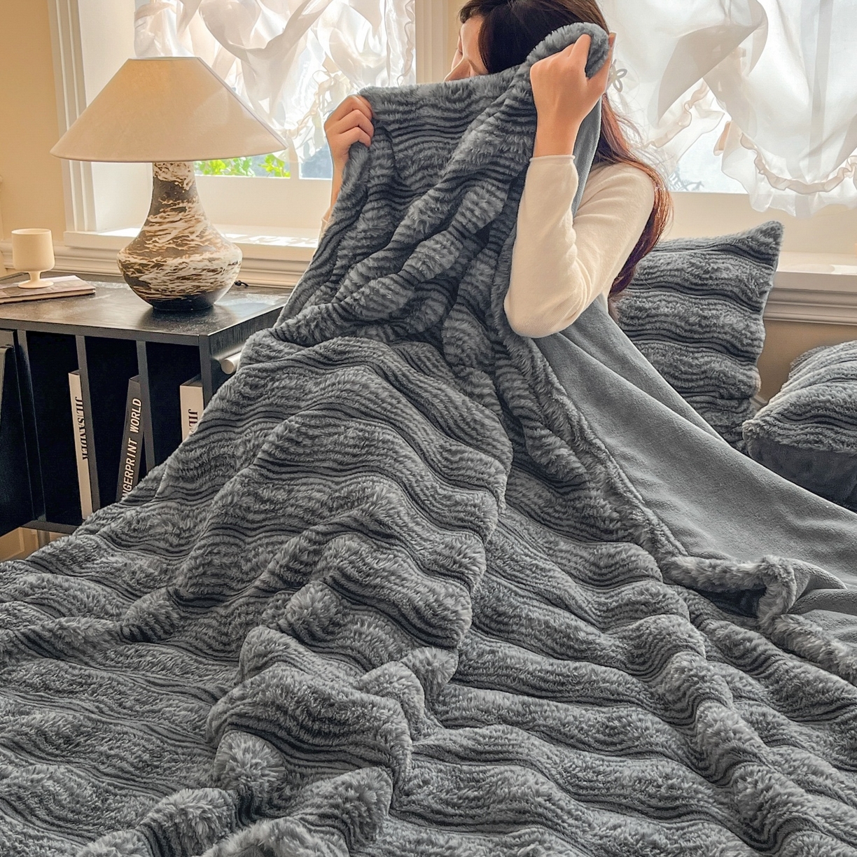 91家纺网 家纺一手货源 找家纺 欧邦 2025新款轻奢波纹皮草兔毛绒床笠单床笠床笠单件 波纹-深灰