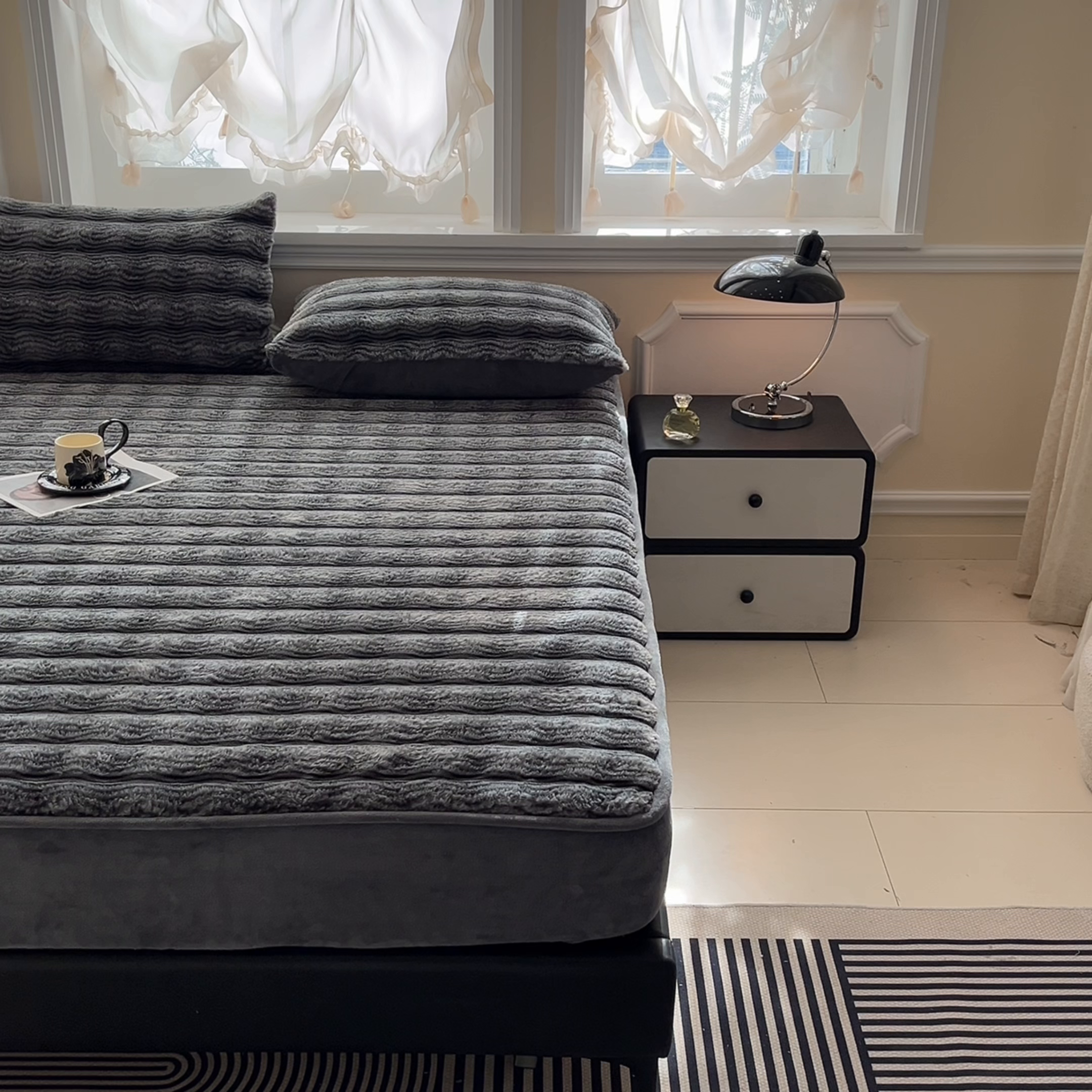 91家纺网 家纺一手货源 找家纺 欧邦 2025新款轻奢波纹皮草兔毛绒床笠单床笠床笠单件 波纹-深灰