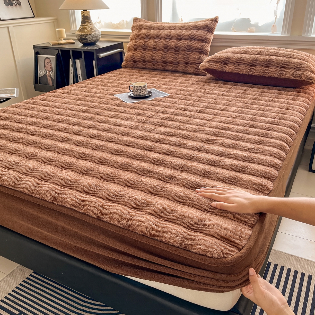 91家纺网 家纺一手货源 找家纺 欧邦 2025新款轻奢波纹皮草兔毛绒床笠单床笠床笠单件 波纹-深咖