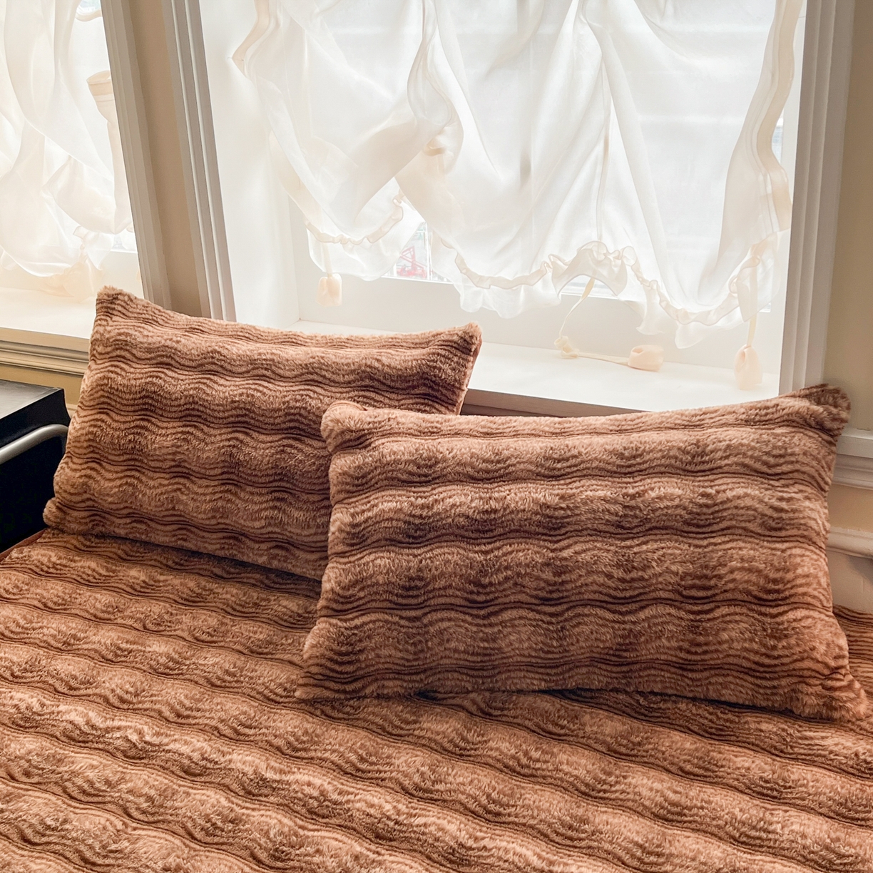 91家纺网 家纺一手货源 找家纺 欧邦 2025新款轻奢波纹皮草兔毛绒床笠单床笠床笠单件 波纹-深咖