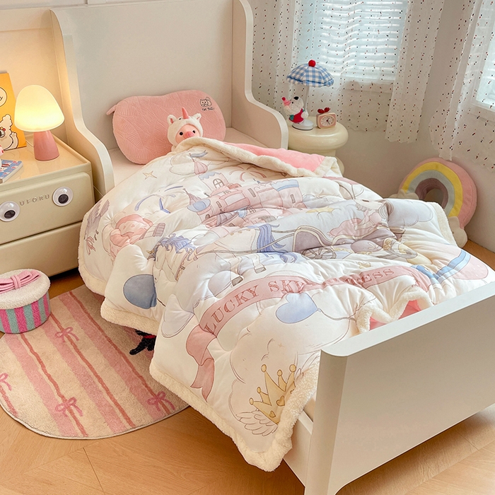 91家纺网 家纺一手货源 找家纺 丝涟家居 2025新款A类恒温棉云朵被大版   云上城堡