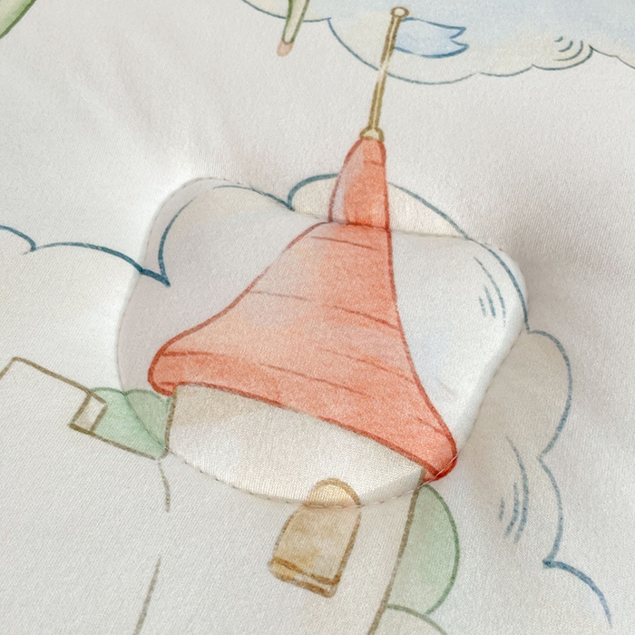 91家纺网 家纺一手货源 找家纺 丝涟家居 2025新款A类恒温棉云朵被大版   魔法王国