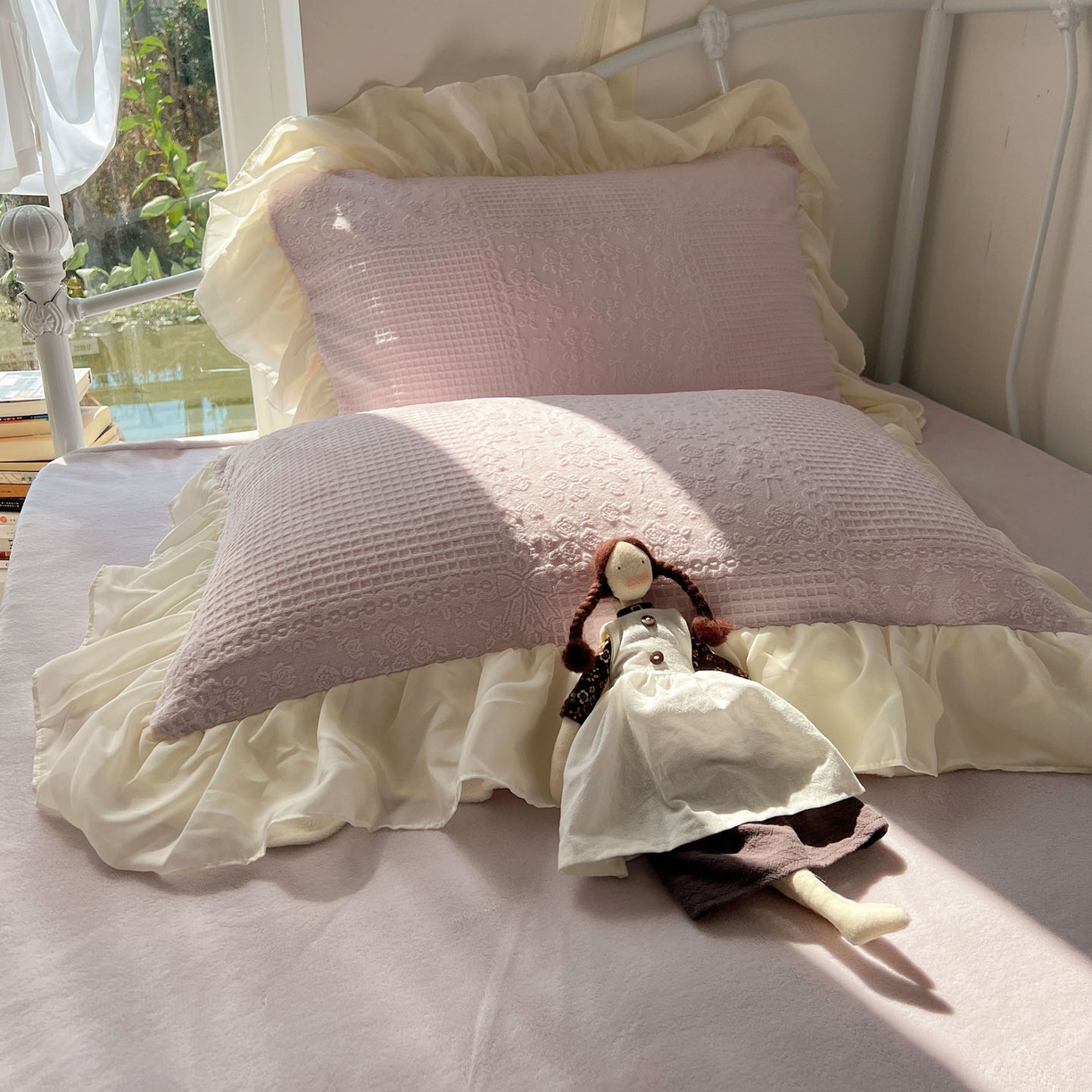 91家纺网 家纺一手货源 找家纺 轻奢坊 2025牛奶绒全消光烂花双层雪纺纱花边四件套-甜糖 甜糖紫