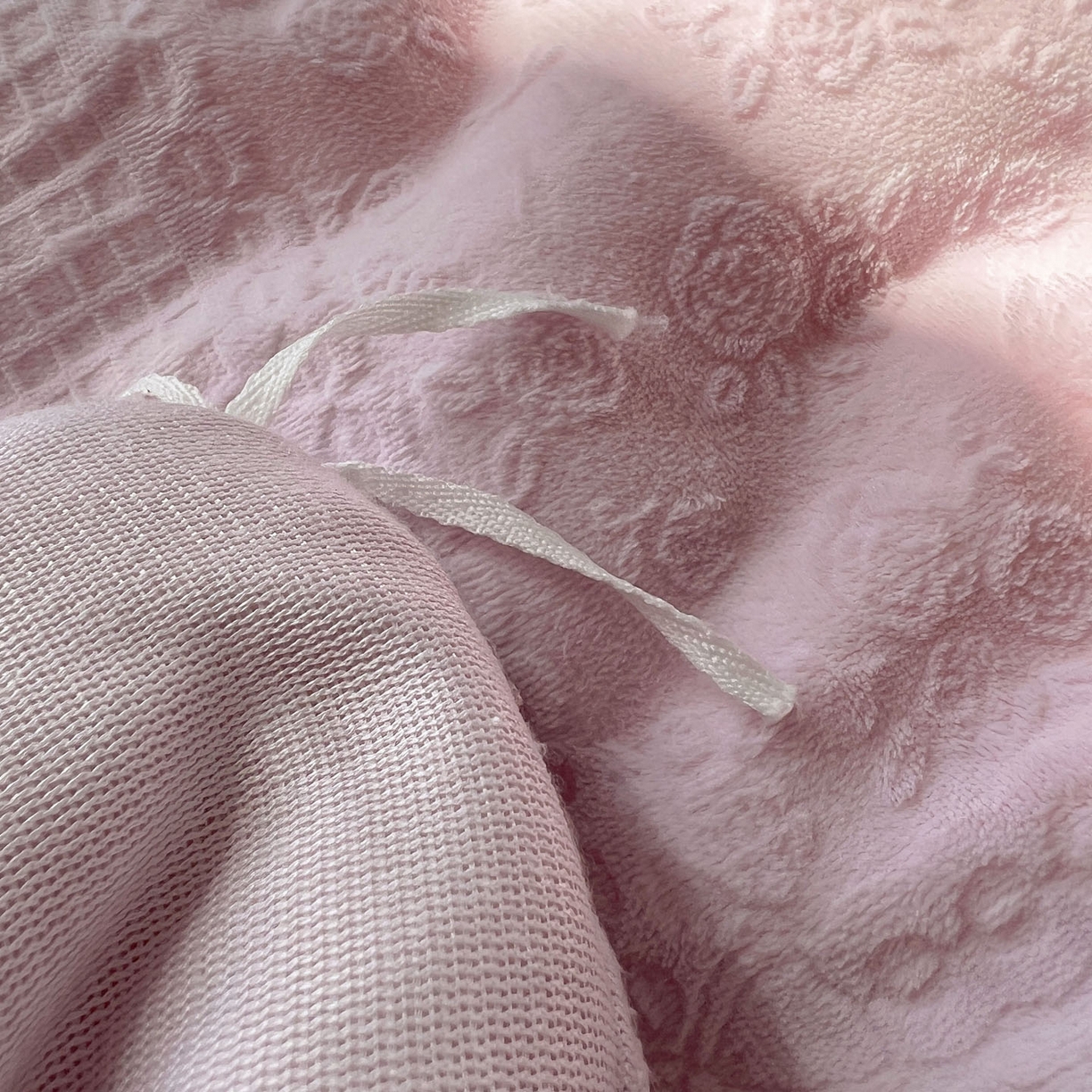 91家纺网 家纺一手货源 找家纺 轻奢坊 2025牛奶绒全消光烂花双层雪纺纱花边四件套-甜糖 甜糖紫