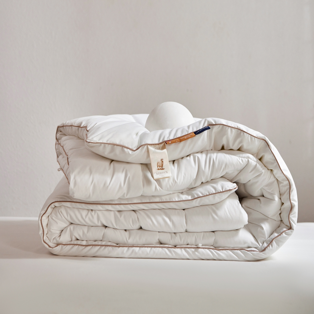 91家纺网 家纺一手货源 找家纺 莱福仕家纺 2025新款防跑毛优选澳洲羊毛被被子被芯 金标甄选澳洲羊毛被