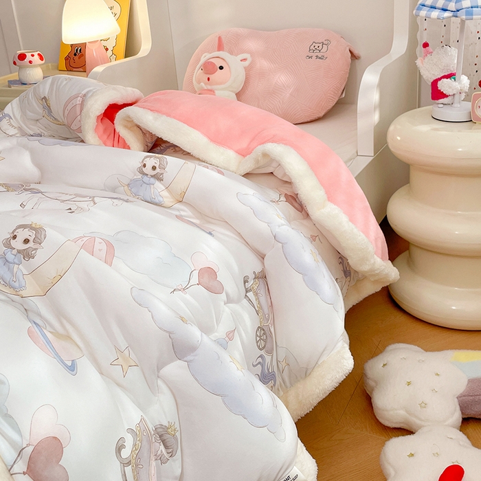 91家纺网 家纺一手货源 找家纺 丝涟家居 2025新款A类恒温棉云朵被小版 公主城堡