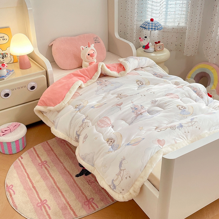 91家纺网 家纺一手货源 找家纺 丝涟家居 2025新款A类恒温棉云朵被小版 公主城堡