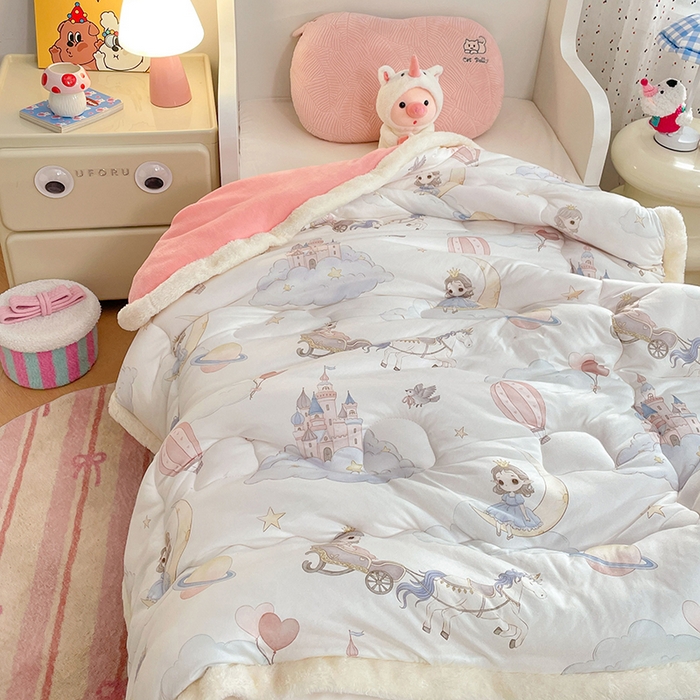 91家纺网 家纺一手货源 找家纺 丝涟家居 2025新款A类恒温棉云朵被小版 公主城堡