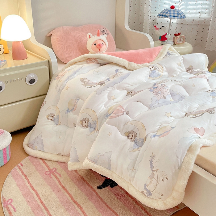 91家纺网 家纺一手货源 找家纺 丝涟家居 2025新款A类恒温棉云朵被小版 公主城堡