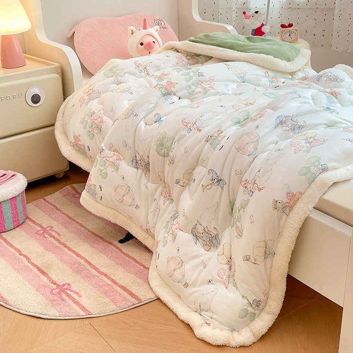 91家纺网 家纺一手货源 找家纺 丝涟家居 2025新款A类恒温棉云朵被小版 魔法森林