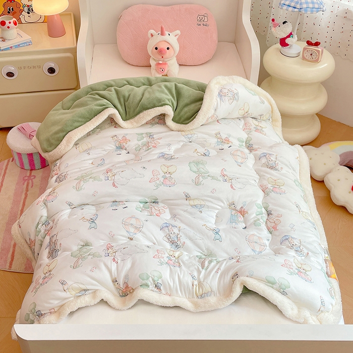 91家纺网 家纺一手货源 找家纺 丝涟家居 2025新款A类恒温棉云朵被小版 魔法森林