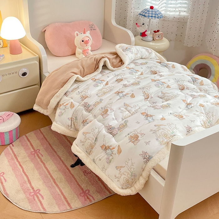 91家纺网 家纺一手货源 找家纺 丝涟家居 2025新款A类恒温棉云朵被小版 休闲假日