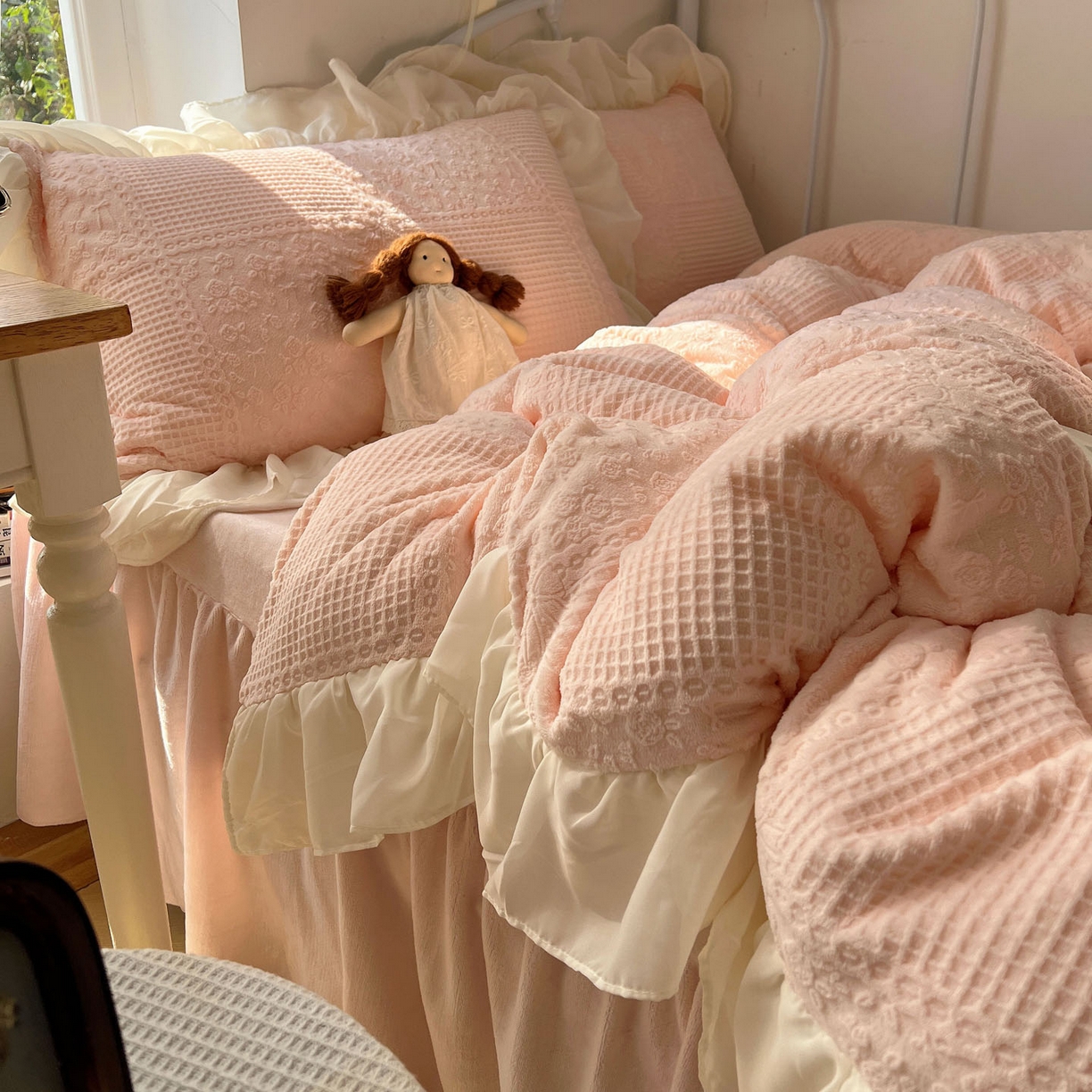 91家纺网 家纺一手货源 找家纺 （总）轻奢坊 2025牛奶绒全消光烂花双层雪纺纱花边四件套-甜糖