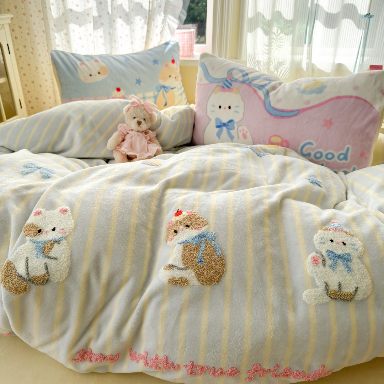 91家纺网 家纺一手货源 找家纺 （总）优彩 2025新款牛奶绒绣花四件套毛巾绣贴布绣牛奶绒四件套