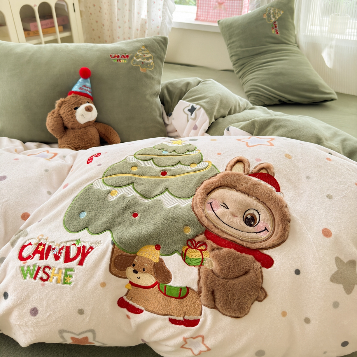 91家纺网 家纺一手货源 找家纺 优彩 2025新款牛奶绒绣花四件套毛巾绣贴布绣牛奶绒四件套 星愿