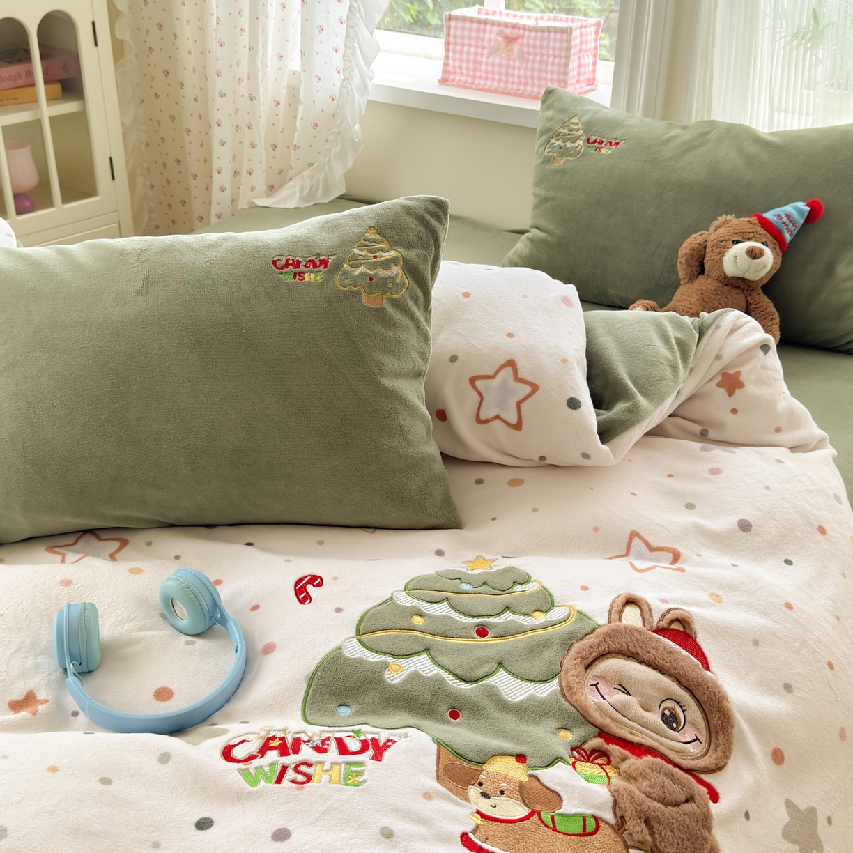 91家纺网 家纺一手货源 找家纺 优彩 2025新款牛奶绒绣花四件套毛巾绣贴布绣牛奶绒四件套 星愿