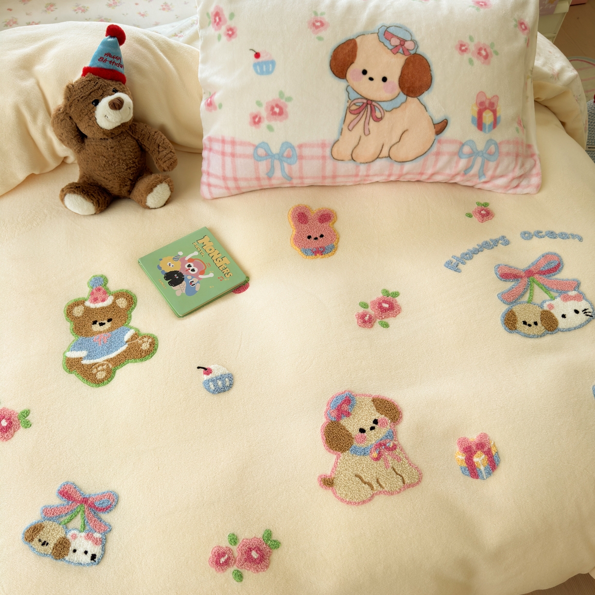 91家纺网 家纺一手货源 找家纺 优彩 2025新款牛奶绒绣花四件套毛巾绣贴布绣牛奶绒四件套 毛绒森林