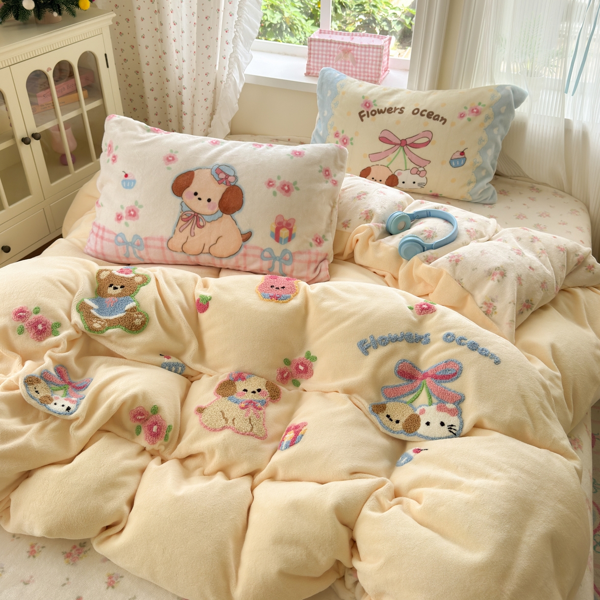 91家纺网 家纺一手货源 找家纺 优彩 2025新款牛奶绒绣花四件套毛巾绣贴布绣牛奶绒四件套 毛绒森林