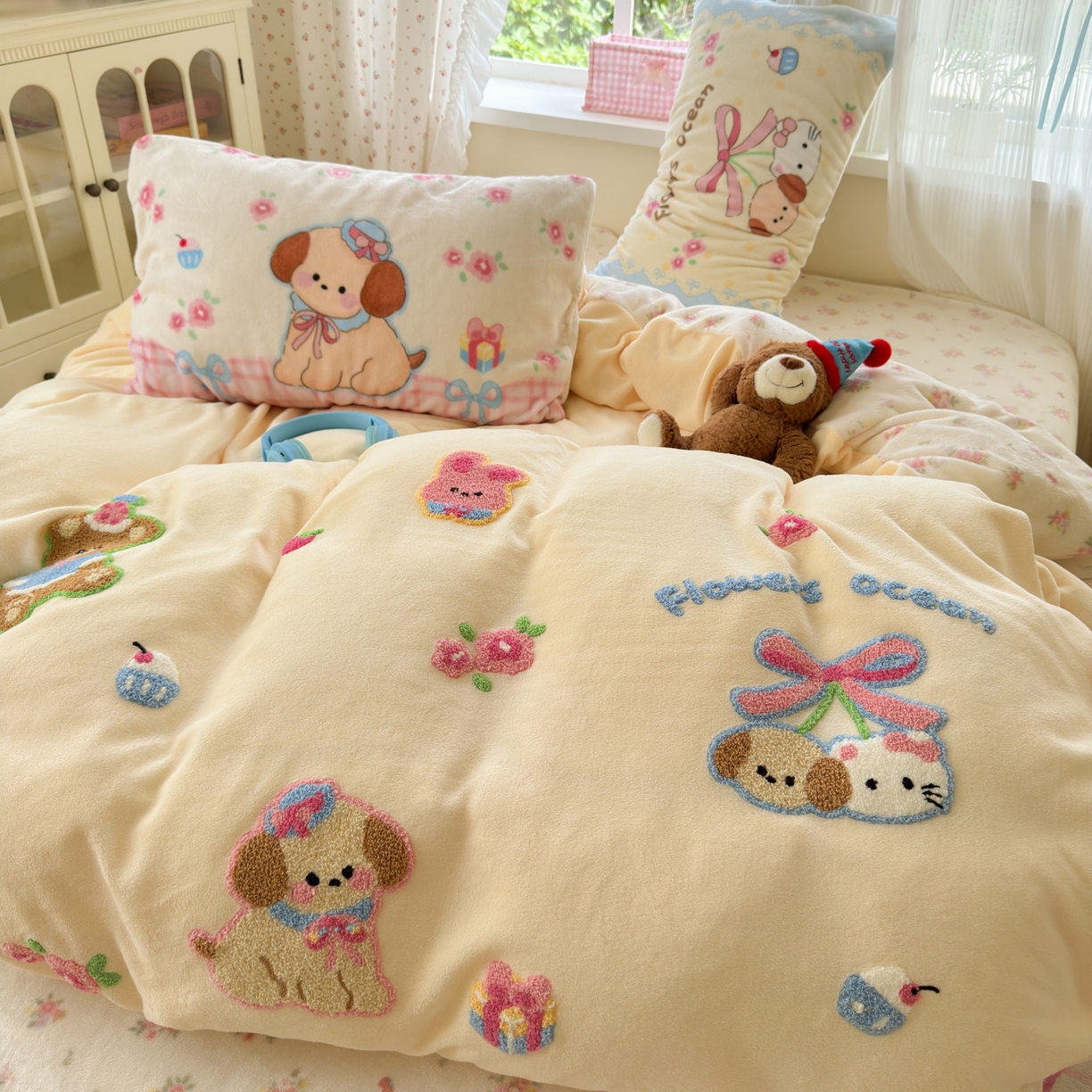 91家纺网 家纺一手货源 找家纺 优彩 2025新款牛奶绒绣花四件套毛巾绣贴布绣牛奶绒四件套 毛绒森林