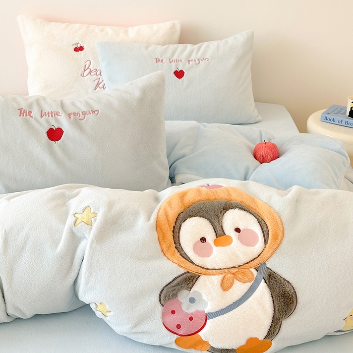 乐坊 2025新款300g高克重兔绒卡通贴布绣牛奶绒四件套冬季加厚保暖 快乐企鹅