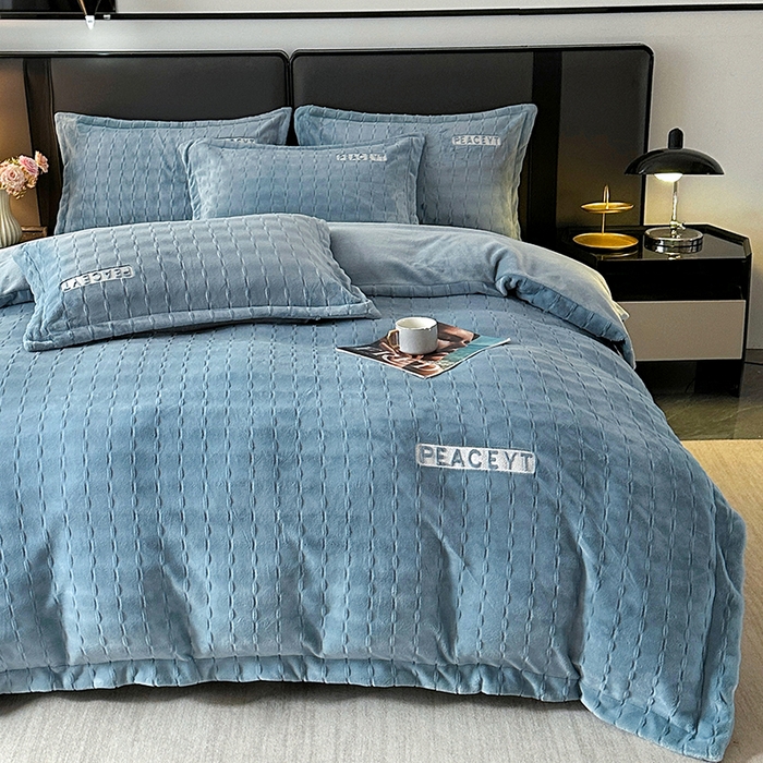 91家纺网 家纺一手货源 找家纺 乐坊 2025新款全消光雕花绒牛奶绒刺绣四件套-甜梦 甜梦-蓝色