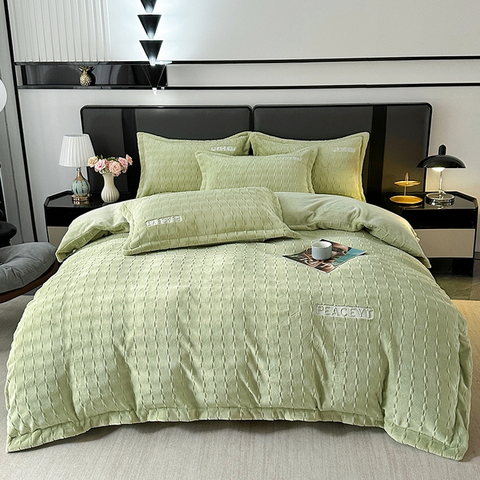 乐坊 2025新款全消光雕花绒牛奶绒刺绣四件套-甜梦 甜梦-豆绿