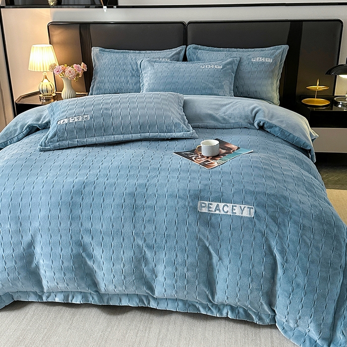 91家纺网 家纺一手货源 找家纺 乐坊 2025新款全消光雕花绒牛奶绒刺绣四件套-甜梦 甜梦-蓝色