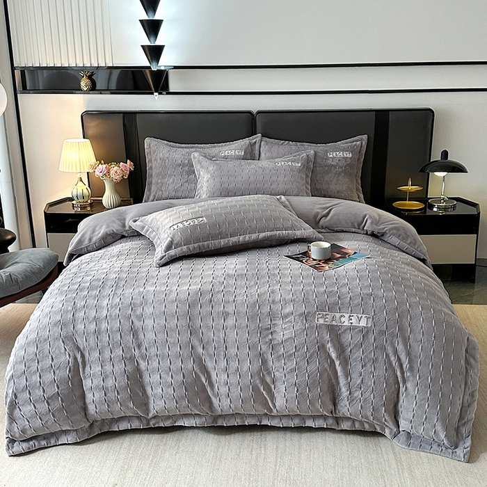 乐坊 2025新款全消光雕花绒牛奶绒刺绣四件套-甜梦 甜梦-灰色