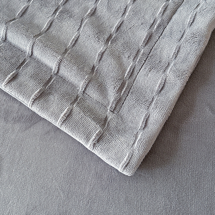 91家纺网 家纺一手货源 找家纺 乐坊 2025新款全消光雕花绒牛奶绒刺绣四件套-甜梦 甜梦-灰色