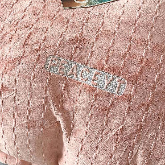 91家纺网 家纺一手货源 找家纺 乐坊 2025新款全消光雕花绒牛奶绒刺绣四件套-甜梦 甜梦-玉色