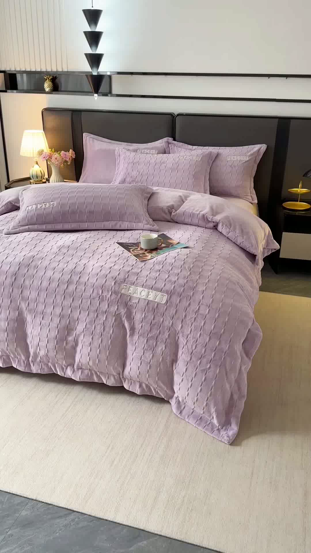 91家纺网 家纺一手货源 找家纺 乐坊 2025新款全消光雕花绒牛奶绒刺绣四件套-甜梦 甜梦-紫色