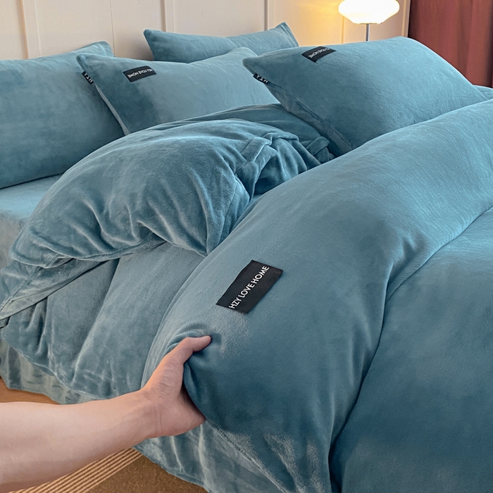 鸿织源家纺 2025新款贴标系列牛奶绒四件套 宾利蓝