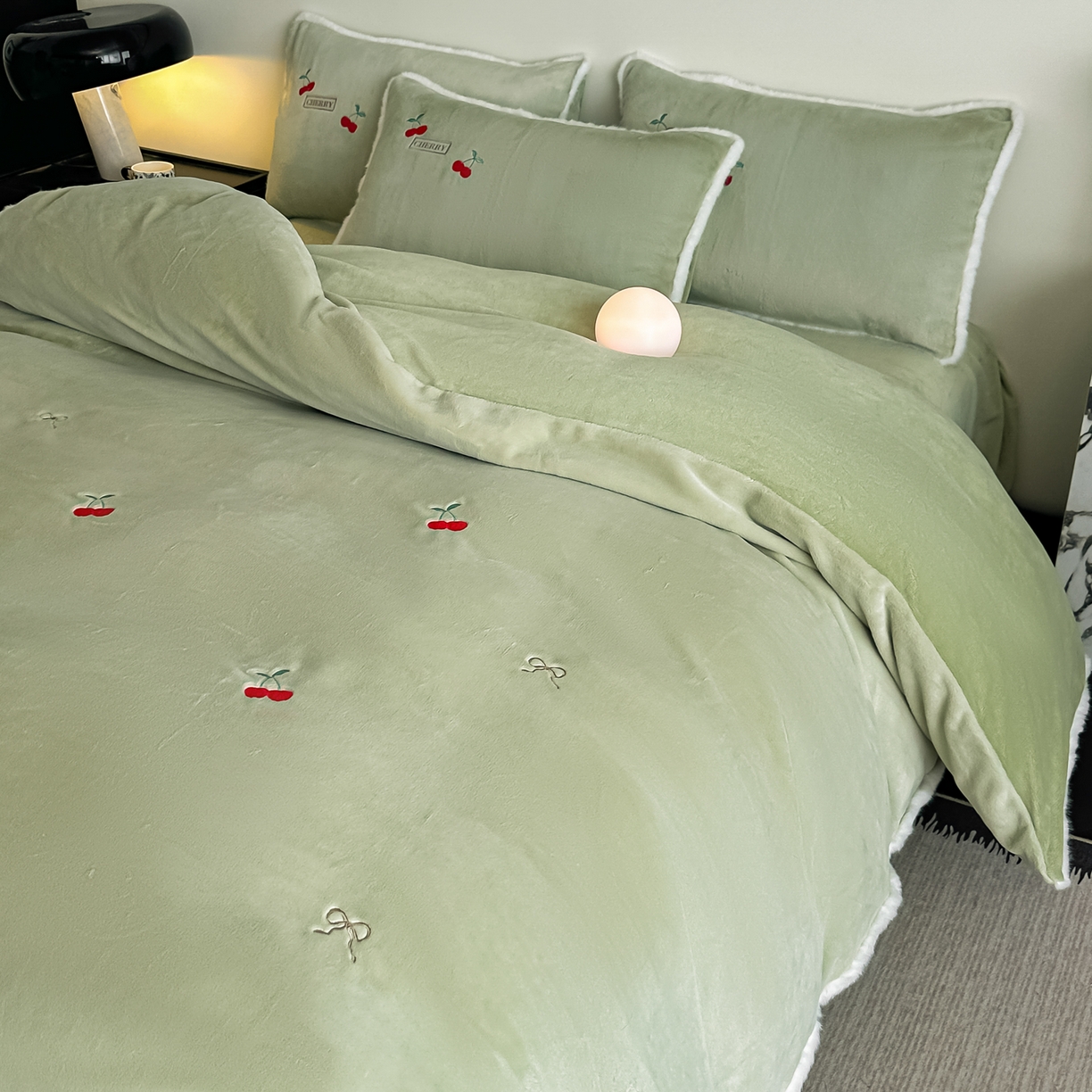 91家纺网 家纺一手货源 找家纺 乐坊 2025新款A类雪貂绒四件套 玛瑙绿