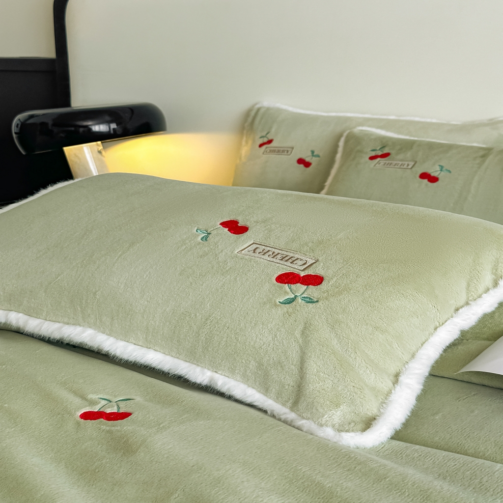 91家纺网 家纺一手货源 找家纺 乐坊 2025新款A类雪貂绒四件套 玛瑙绿