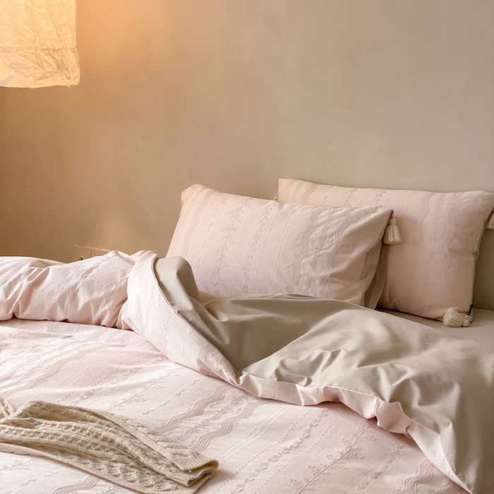 91家纺网 家纺一手货源 找家纺 玉宇阁家居 2025新款色织空气全棉纯棉大提花磨毛四件套(流苏款) 流苏款-甜桃也