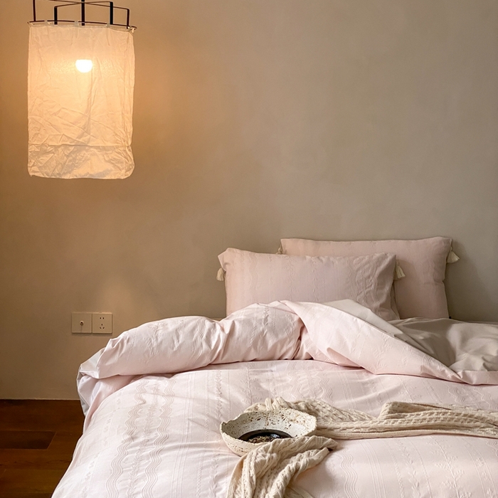 91家纺网 家纺一手货源 找家纺 玉宇阁家居 2025新款色织空气全棉纯棉大提花磨毛四件套(流苏款) 流苏款-甜桃也