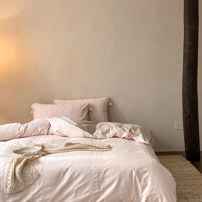 91家纺网 家纺一手货源 找家纺 玉宇阁家居 2025新款色织空气全棉纯棉大提花磨毛四件套(流苏款) 流苏款-甜桃也