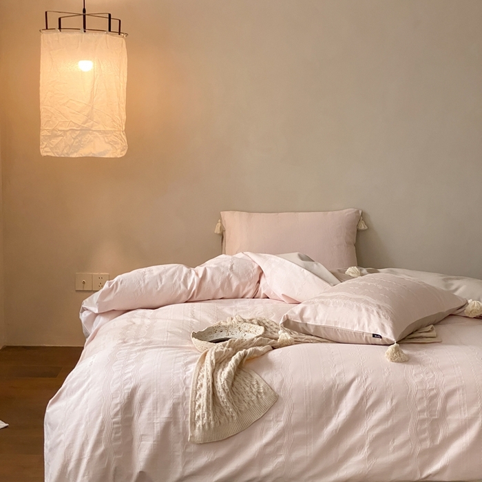 91家纺网 家纺一手货源 找家纺 玉宇阁家居 2025新款色织空气全棉纯棉大提花磨毛四件套(流苏款) 流苏款-甜桃也