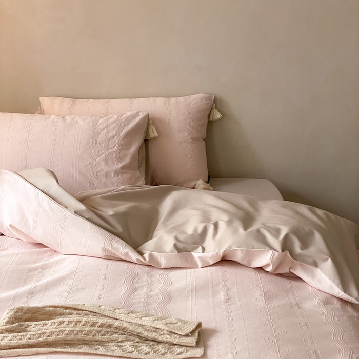 91家纺网 家纺一手货源 找家纺 玉宇阁家居 2025新款色织空气全棉纯棉大提花磨毛四件套(流苏款) 流苏款-甜桃也