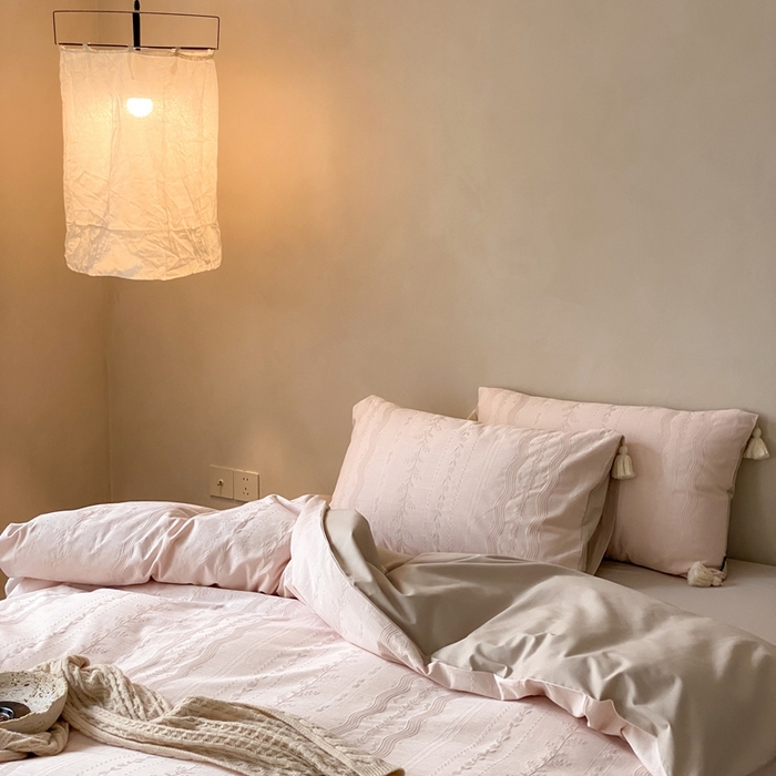 91家纺网 家纺一手货源 找家纺 玉宇阁家居 2025新款色织空气全棉纯棉大提花磨毛四件套(流苏款) 流苏款-甜桃也