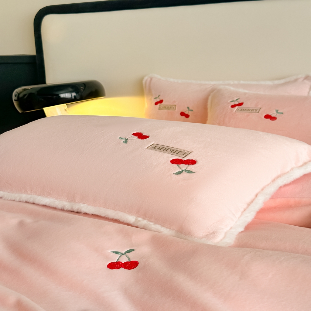 91家纺网 家纺一手货源 找家纺 乐坊 2025新款A类雪貂绒四件套 公主粉