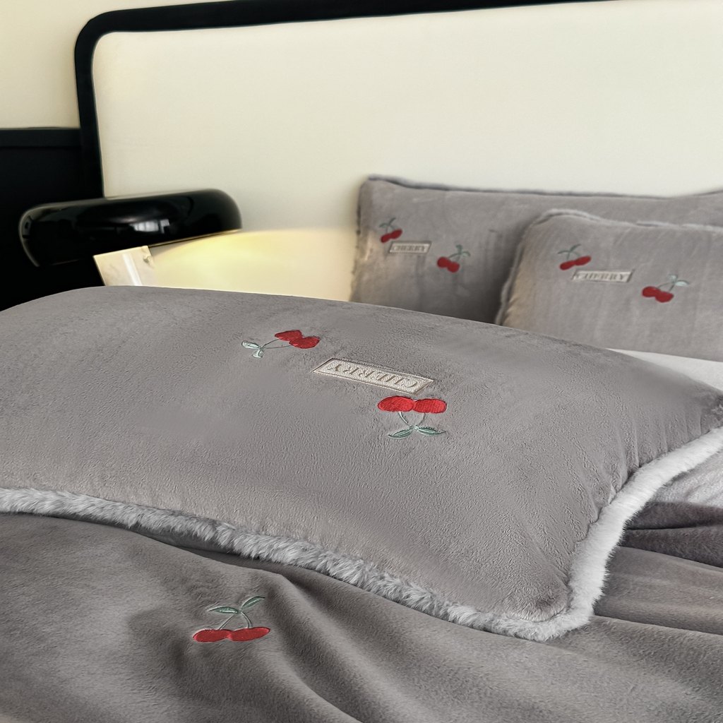 91家纺网 家纺一手货源 找家纺 乐坊 2025新款A类雪貂绒四件套 伯爵灰