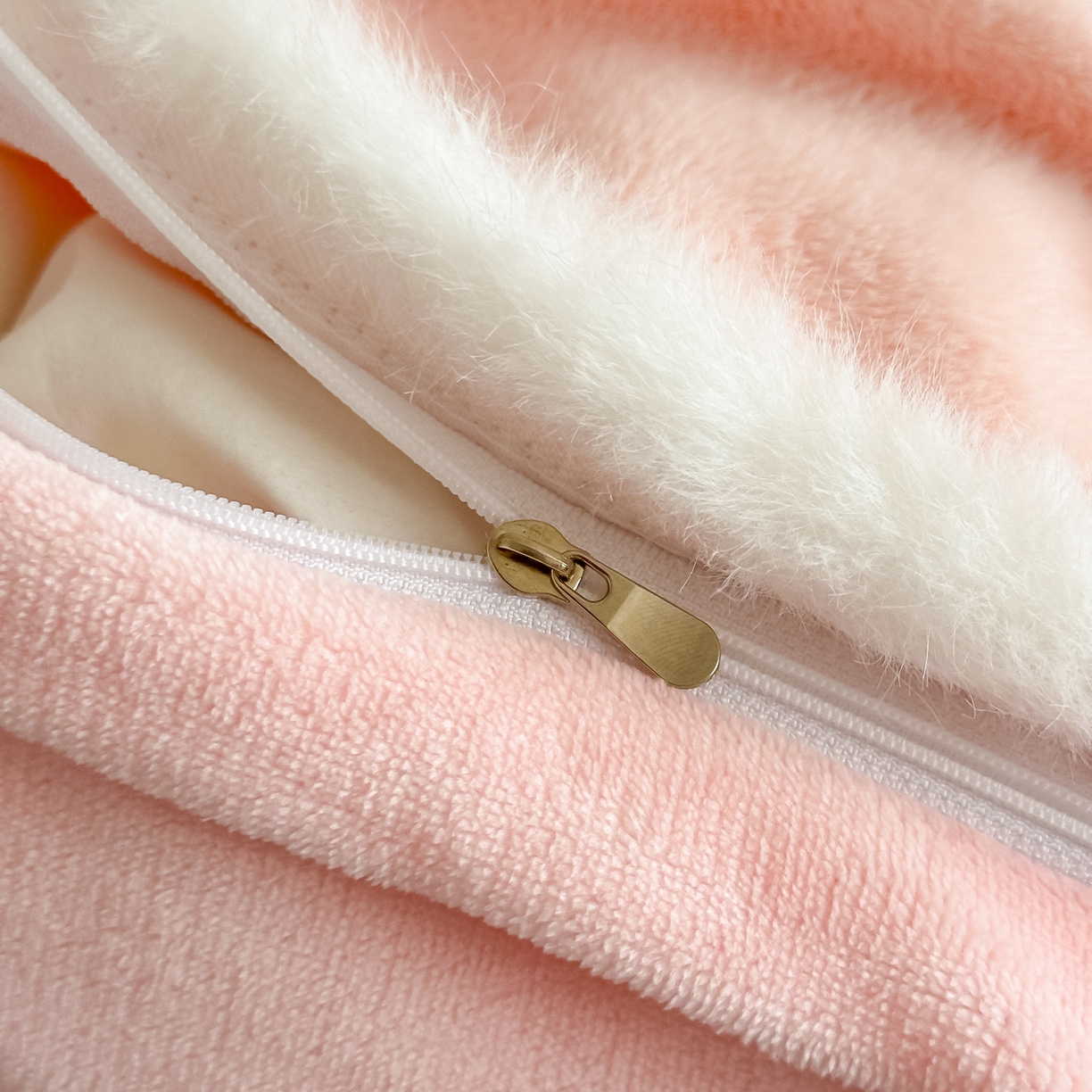 91家纺网 家纺一手货源 找家纺 乐坊 2025新款A类雪貂绒四件套 公主粉