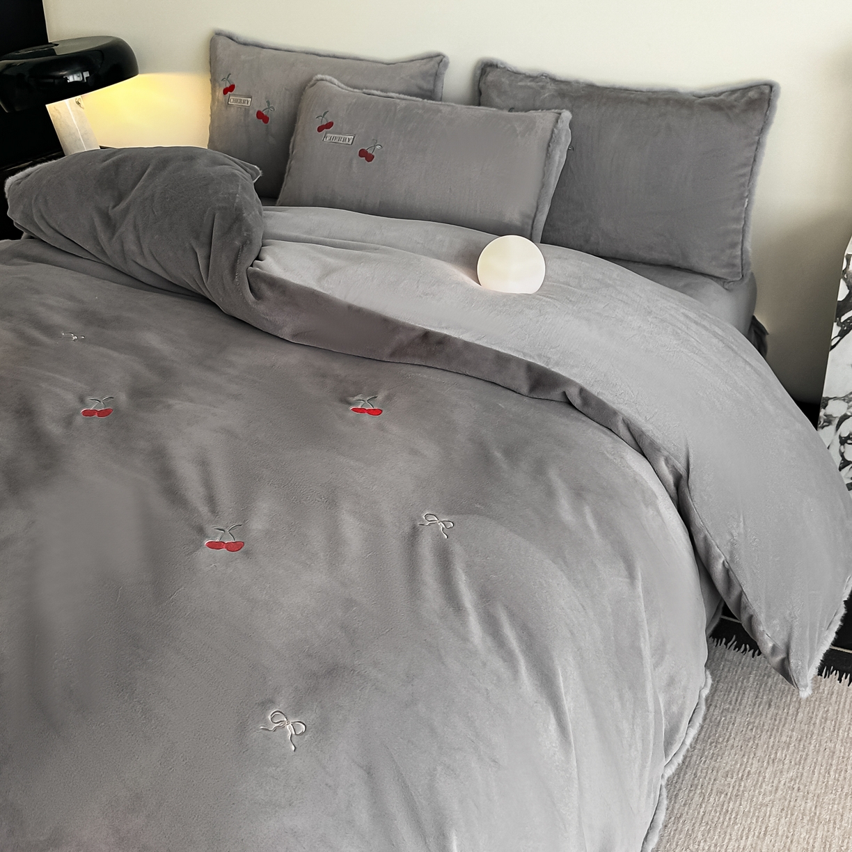 91家纺网 家纺一手货源 找家纺 乐坊 2025新款A类雪貂绒四件套 伯爵灰