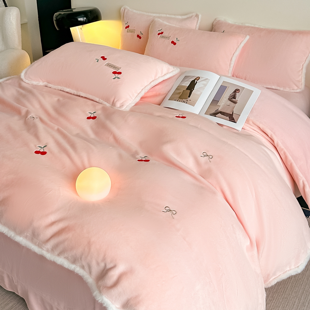 91家纺网 家纺一手货源 找家纺 乐坊 2025新款A类雪貂绒四件套 公主粉